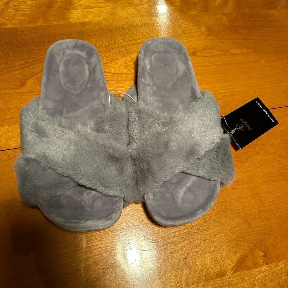 Grey Faux Fur Slippers Fitory size 8 NWT
